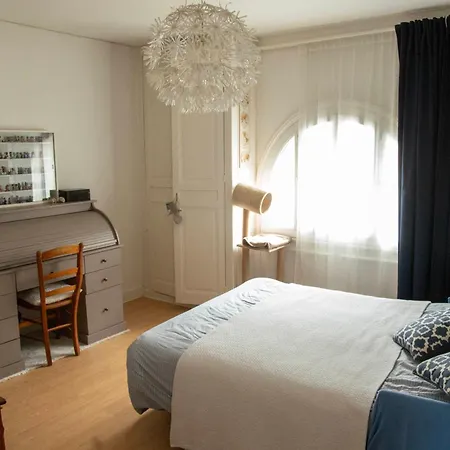 Seine-front In Stone House With Parking And Garden, Lacroix Island Ρουέν