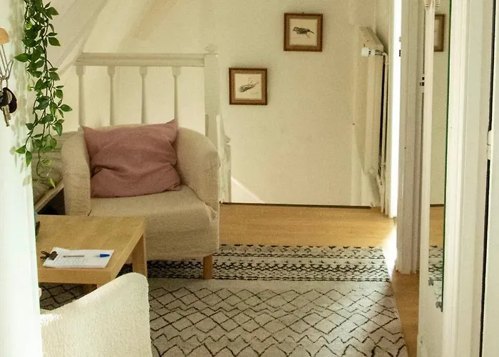 Seine-front In Stone House With Parking And Garden, Lacroix Island Apartment Rouen